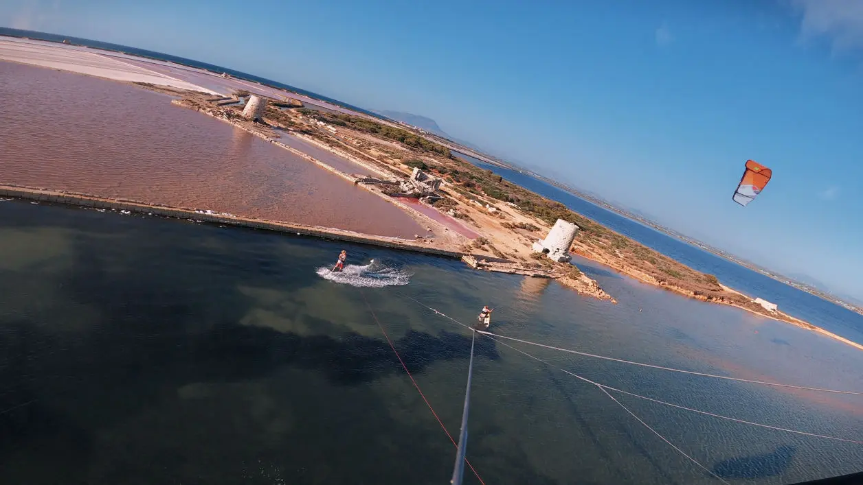 Obozy kite kitesurfingowe na sycylii lo stagnone